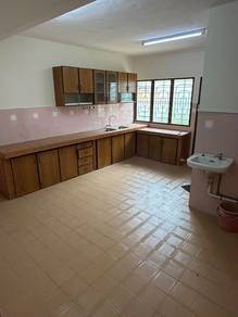 SRI DAMANSARA, 2 STOREY HOUSE, Walk Dist. to KTM, Near MRT & Eateries