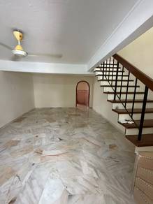 SRI DAMANSARA, 2 STOREY HOUSE, Walk Dist. to KTM, Near MRT & Eateries