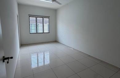 24hr Security Freehold 2 Sty Terrace One Krubong Below Value RM100K