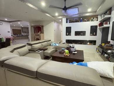 Full Renovation 800K CORNER 2 Storey Bandar Putra Permai Equine Park