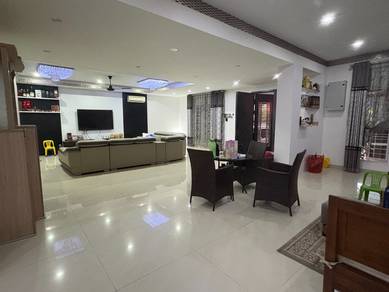 Full Renovation 800K CORNER 2 Storey Bandar Putra Permai Equine Park