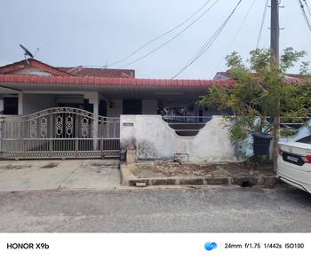 (👍👍👍 Must-Buy 👍👍👍) Taman Bukit Minyak Indah 1-storey Semi-D