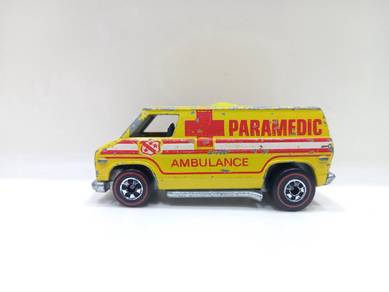 Vintage 1974 Hot Wheels Redline Paramedic Ambulanc