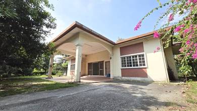MURAH TANAH LUAS 10k sqft‼️FREEHOLD‼️Bungalow Seksyen 36 Shah Alam
