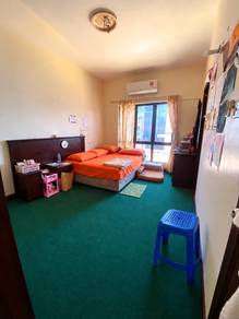 Marina court Room for rent