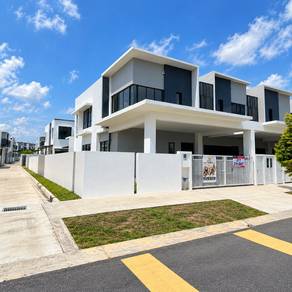 Below Market End Lot Resort Home Corner SIze Double Storey for Sale