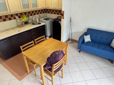 Perdana Exclusive condo, Block E, 1 bed room layout and living hall