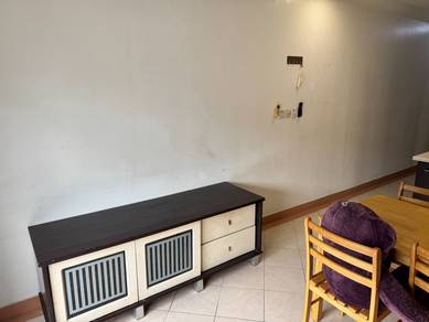 Perdana Exclusive condo, Block E, 1 bed room layout and living hall