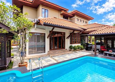 FULLY RENOVATED ‼️ 2 Storey Bungalow with Pool Ara Damansara