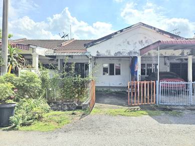 Teres setingkat Taman Merdeka Batu Berendam Melaka