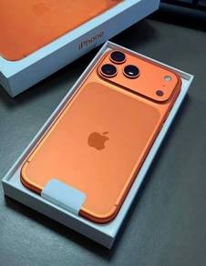 iPhone 17 Pro – Cosmic Orange