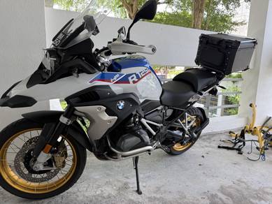 R 1250 GS low mileage.. as new condition.