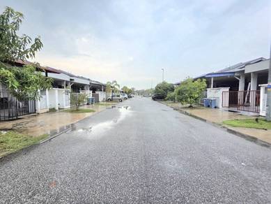 Taman bentara jalan Murai telok panglima garang 1 storey