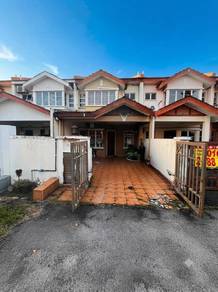 RENOVATED, FREEHOLD🤩 Double Storey Taman Putra Prima, Puchong