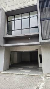 feature ad Kayu Ara Shop For Rent
