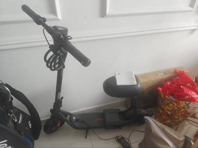 Electric scooters with seats