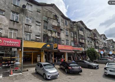 Puchong Utama Shop Apartment For Sale | 893sqft 3R2B 