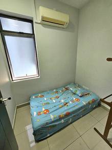 Austin Regency Small Room Single Bed For Rent 1 Pax