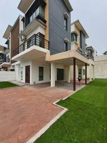 3 Storey Semi Detached House. Senai Utama. Gated Guarded. Senai.