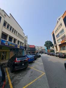 Damansara Perdana Ground Floor Shop Prima Location and Hot Sport Area