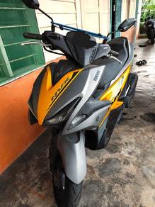 Low Miles Yamaha NVX 155 Grey Yellow Scooter Motor