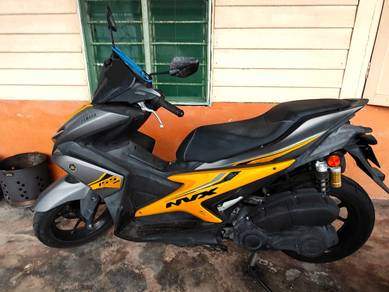 Low Miles Yamaha NVX 155 Grey Yellow Scooter Motor