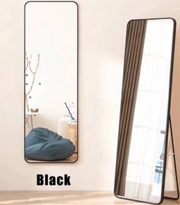 Long black mirror 