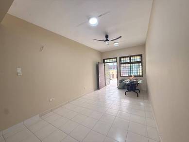 Taman Molek /  Jalan Redang 3/8 /  Double Storey  /  Rental