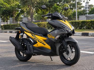Low Miles Yamaha NVX 155 Grey Yellow Scooter Motor