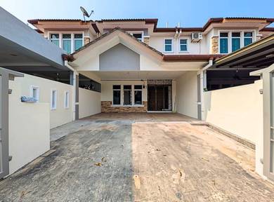[GATED AREA] UNIT REFURBISH CANTIK TERJAGA! @ Taman Pelangi Semenyih