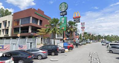 The Cube , 3 Storey Semi-D Shop , Bandar Puteri Puchong . with lift