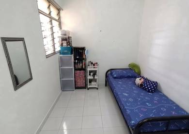 Bilik Sewa Lelaki Dekat Sunway Pyramid - Mentari Court - Furnished