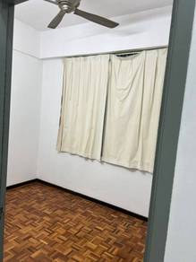 Sg Dua Taman Jubilee Phase 5 Renovated 3-Bedrooms 750sf 1-Carpark
