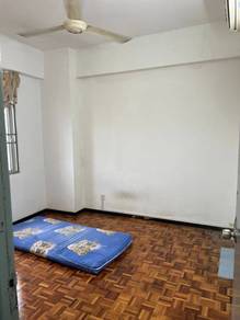 Sg Dua Taman Jubilee Phase 5 Renovated 3-Bedrooms 750sf 1-Carpark