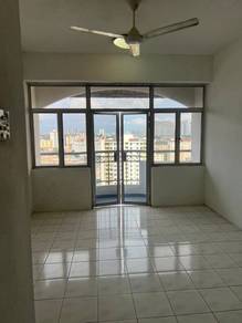 Sg Dua Taman Jubilee Phase 5 Renovated 3-Bedrooms 750sf 1-Carpark
