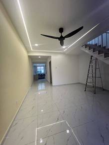 Double Storey Medium Low Cost @ 23 Jalan Berlian 26 Taman Cahaya Masai
