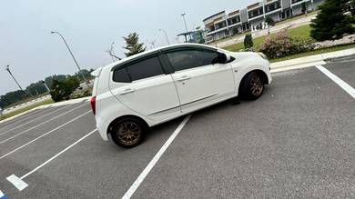 Perodua AXIA 1.0 G MY14 B200 (M)