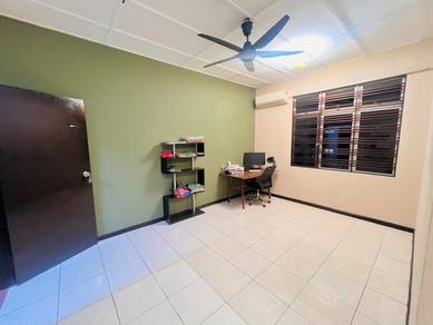3 Storey House Subang Bestari