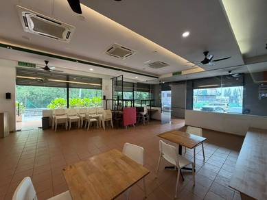 HOT LOCATION! READY For F&B Ground Floor Shop Facing Parkland Avenue