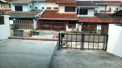 Double Story House for Rent at Taman Pelangi