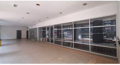 Prime Corner Commercial Unit Emerald Plaza East For Sale