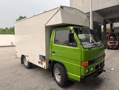 Lori Isuzu NHR 1 tan 10 kaki Box