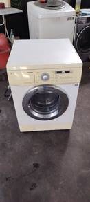 Mesin Basuh Front load LG 8kg