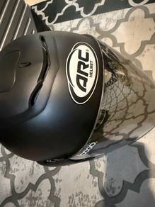ARC Helmet untuk dilepaskan