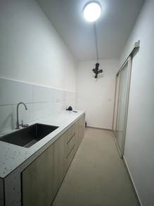 [NEW UNIT & PARTIALLY FURNISHED] Residensi Dian II, Shah Alam