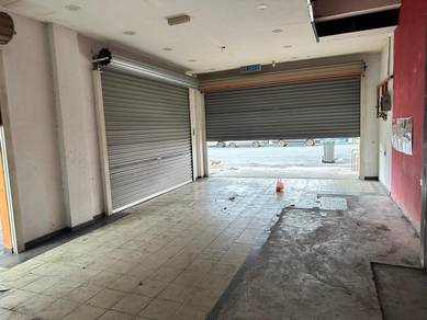 Simpang Renggam End Lot Shoplot Face Main Road