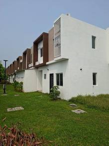 Corner Lot FOR RENT @ GREENCASA CYBERSOUTH | 4R3B | Extra size LAND |