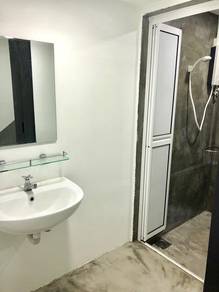 SS14 Female Medium Room for Rent