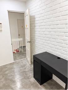 SS14 Female Medium Room for Rent