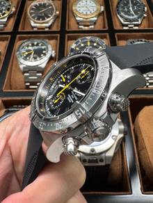 Breitling Avenger Skyland Chronograph  45mm